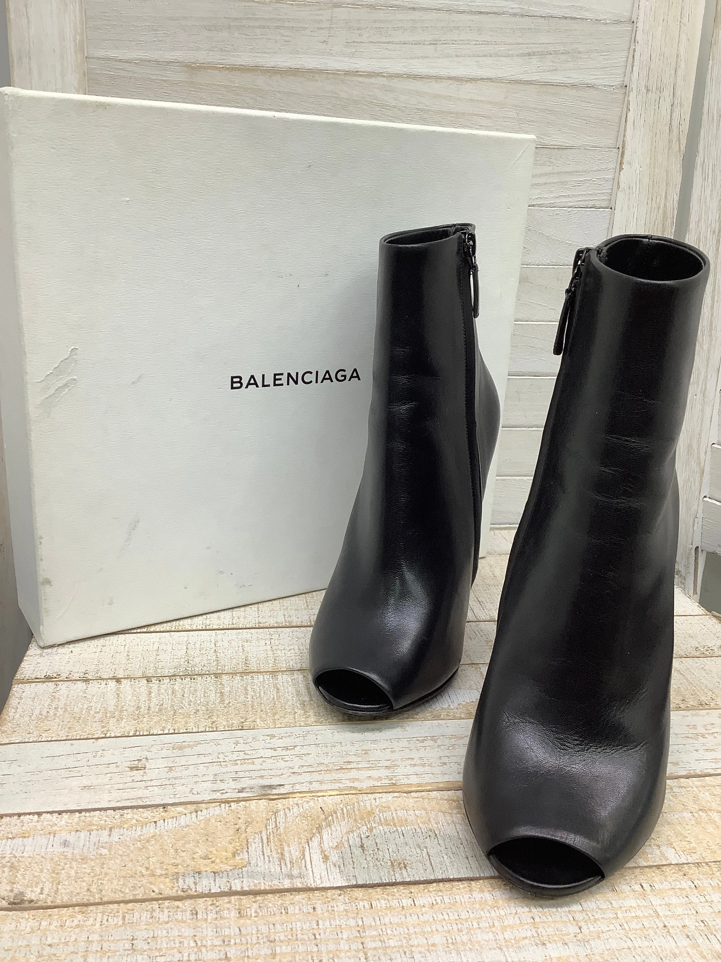 Boots Luxury Designer Balenciaga, Size 7