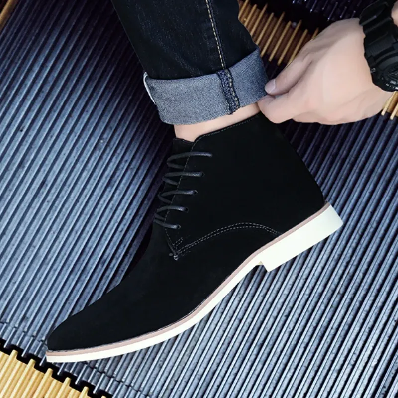 Comfortable suede chukka boots for men, fashionable casual shoes