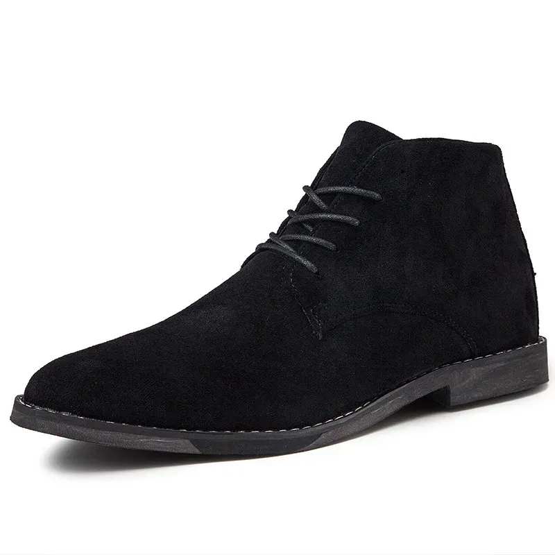 Comfortable suede chukka boots for men, fashionable casual shoes