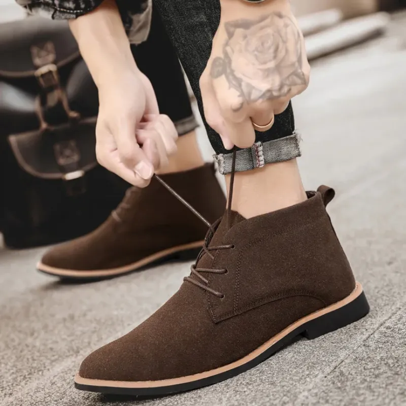 Comfortable suede chukka boots for men, fashionable casual shoes