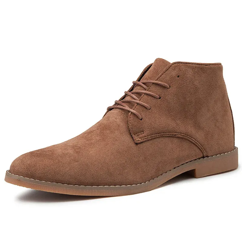 Comfortable suede chukka boots for men, fashionable casual shoes