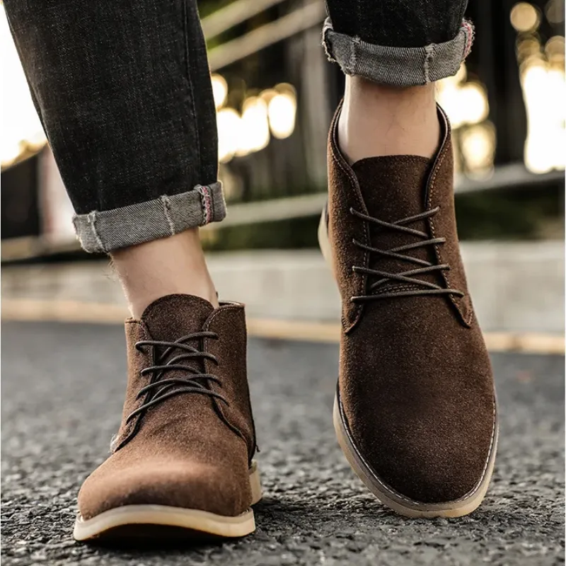 Comfortable suede chukka boots for men, fashionable casual shoes