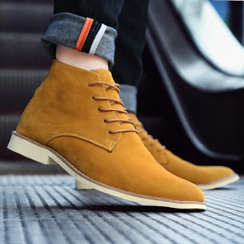 Comfortable suede chukka boots for men, fashionable casual shoes