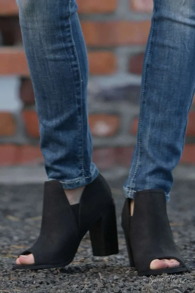 Keeping The Pace - Peep Toe Black Booties