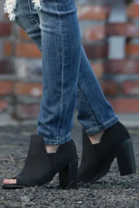 Keeping The Pace - Peep Toe Black Booties