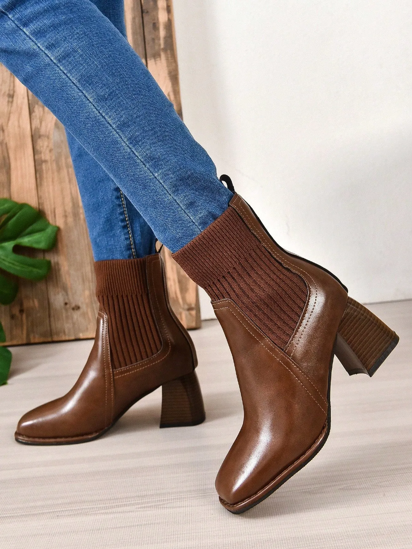 Ladies' Fashionable Light-weight Comfortable Brown Boots