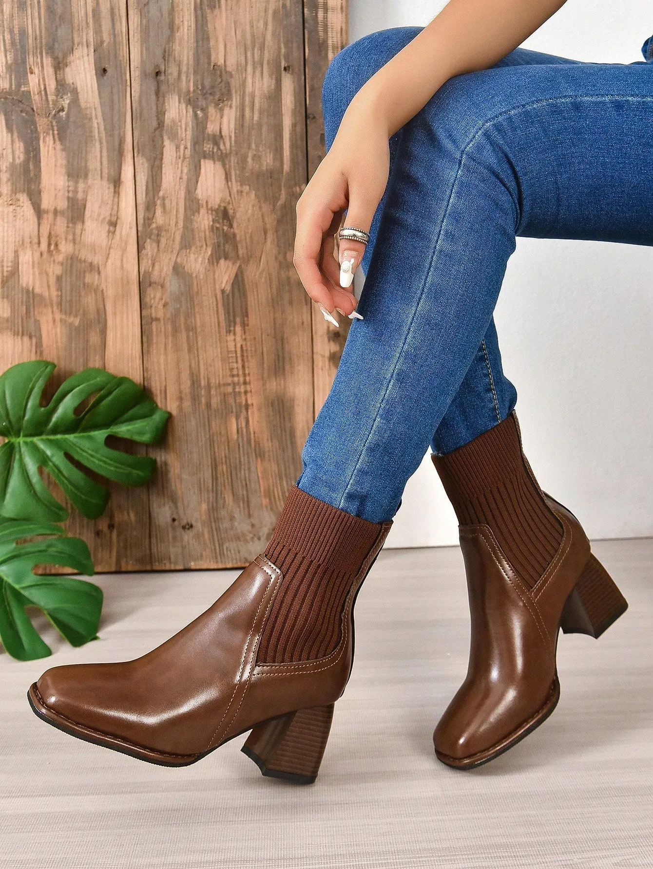 Ladies' Fashionable Light-weight Comfortable Brown Boots