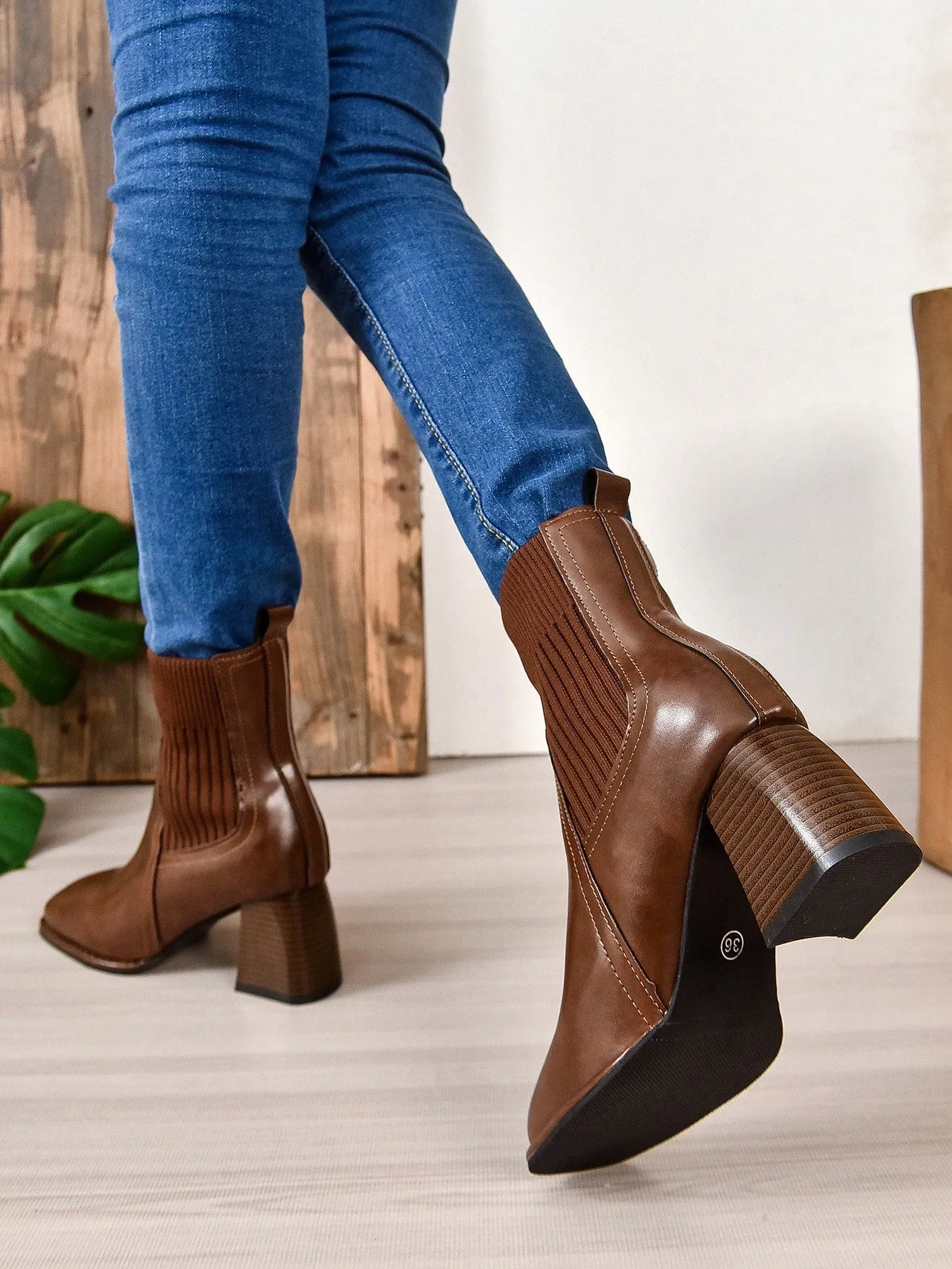 Ladies' Fashionable Light-weight Comfortable Brown Boots