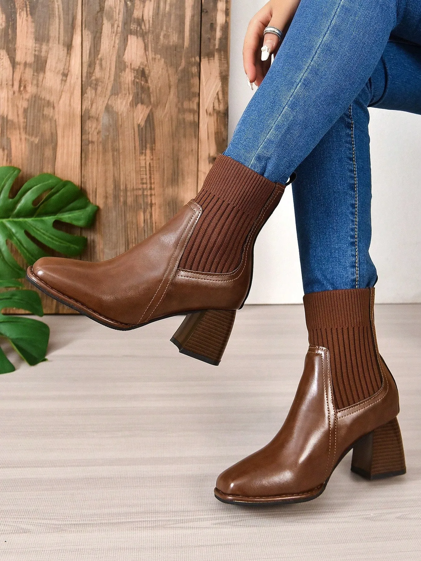 Ladies' Fashionable Light-weight Comfortable Brown Boots